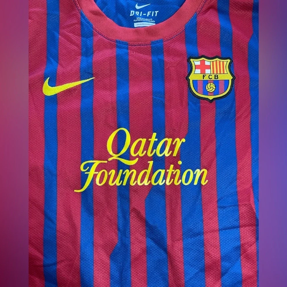 Nike Kids FC Barcelona 2011/2012 home football shirt